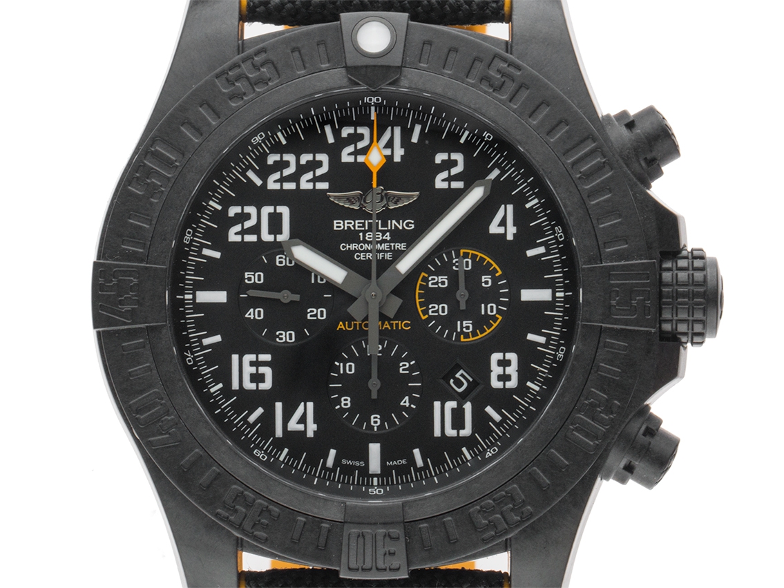 Breitling Avenger Hurricane Breitlight Automatik Armband Military