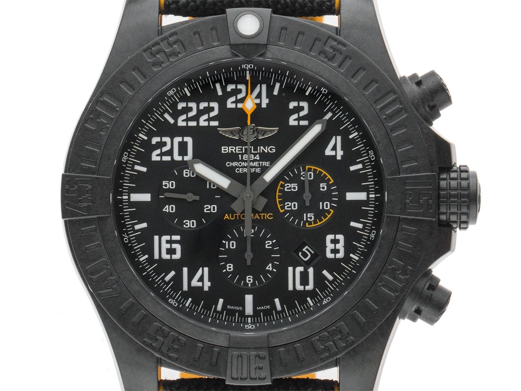 Breitling Avenger Hurricane Breitlight Automatik Armband Military