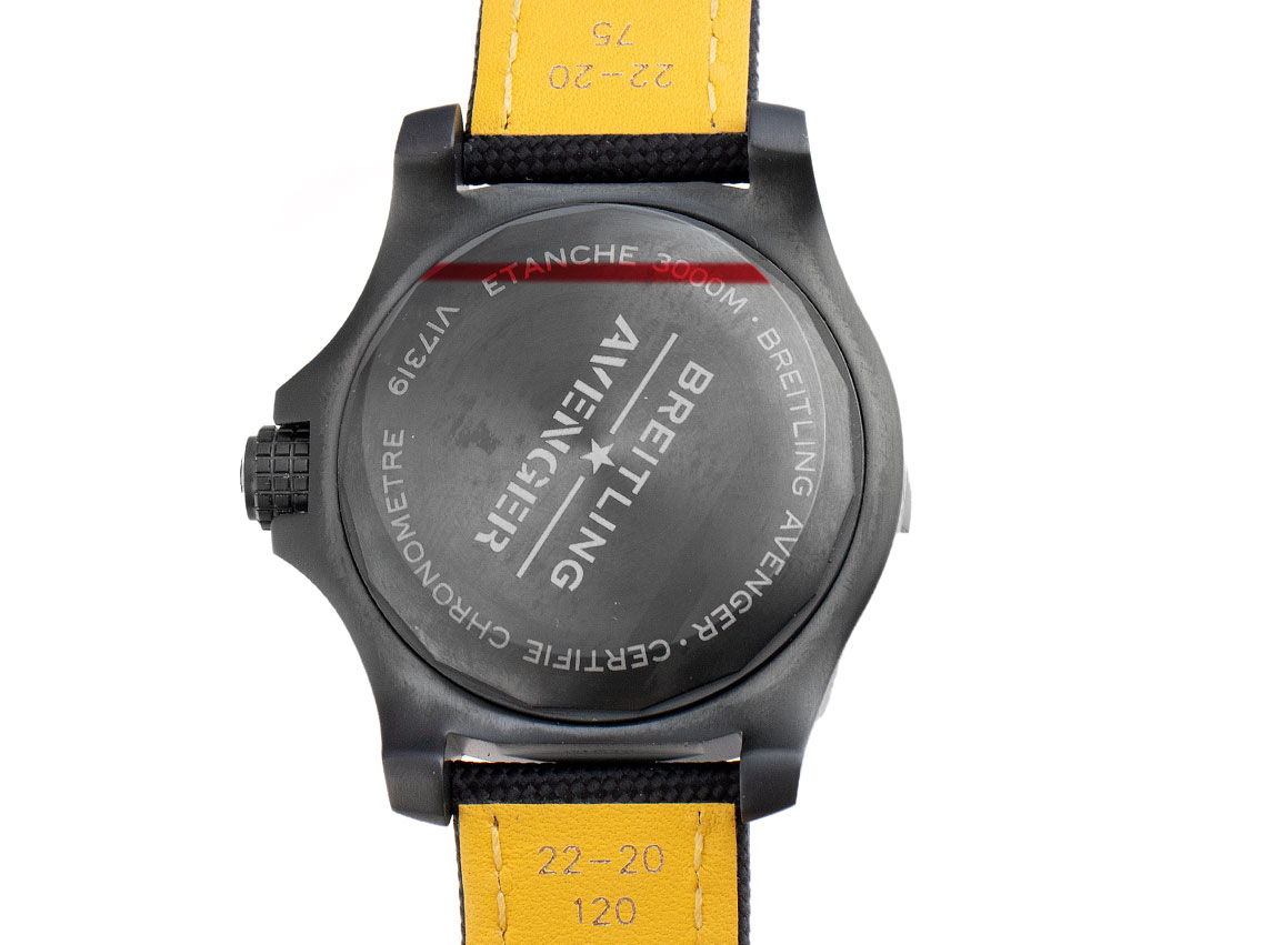 Breitling Avenger Seawolf Night Mission Titan Automatik Armband