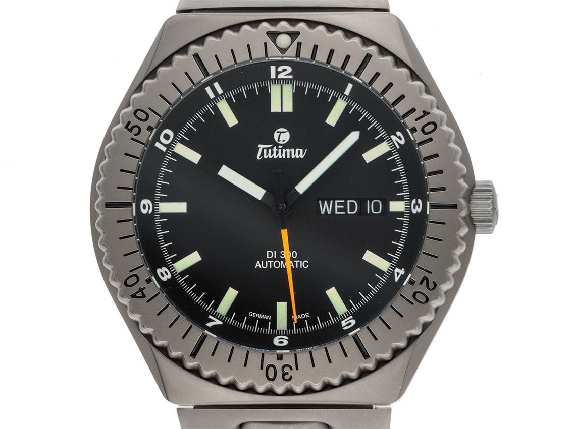 Tutima DI 300 Military Pacific Day Date Titan Automatik Armband Titan 43mm Ref.629-02 Bj.2020 orig.Pap. wie Neu